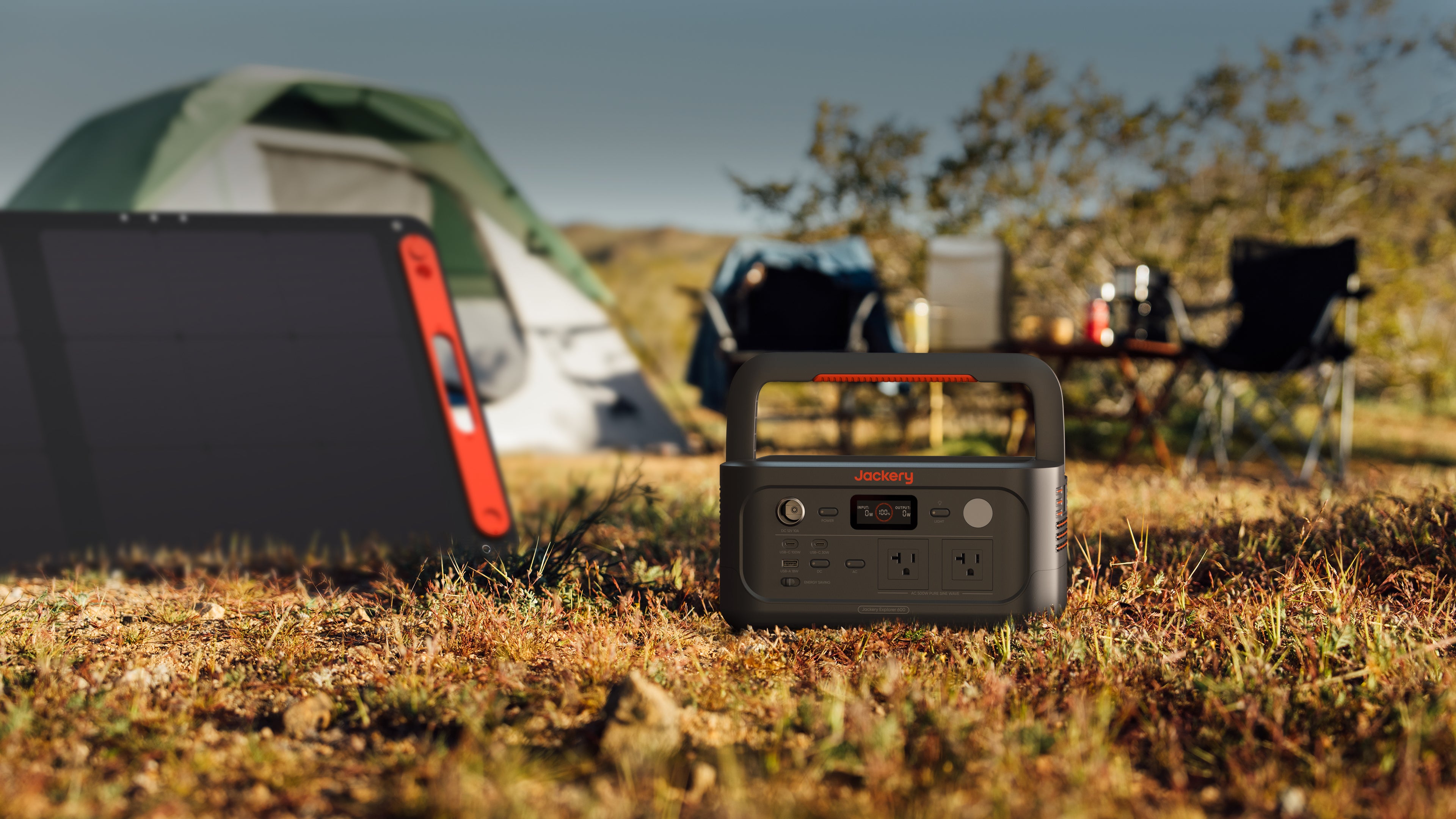 Jackery Explorer 600v2+ SolarSaga 100